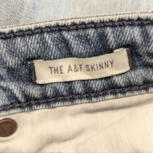 Abercrombie & Fitch Jeans 28x31 zip Fly Distressed ripped The A&F Skinny Faded - Picture 7 of 7